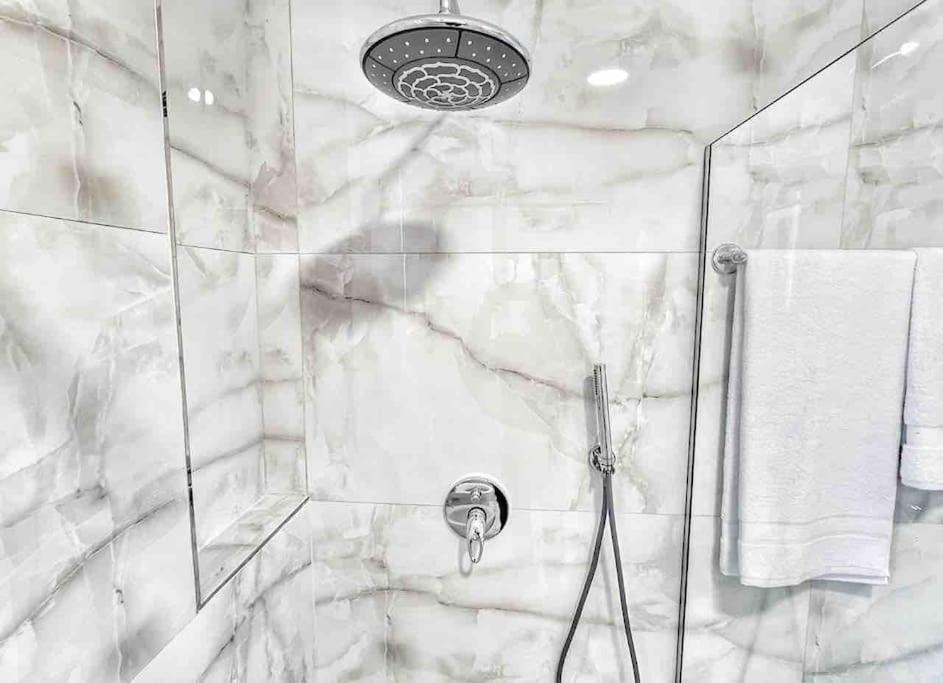 53° Bs Skanderbeg City Center Comfort Tirana Buitenkant foto