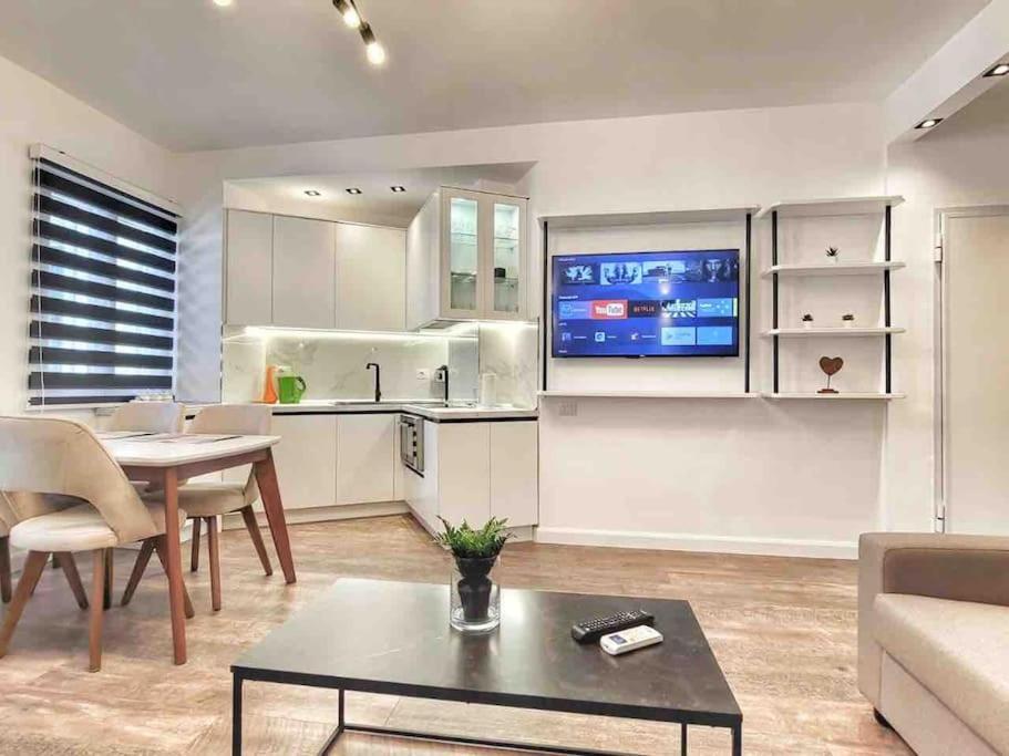 53° Bs Skanderbeg City Center Comfort Tirana Buitenkant foto